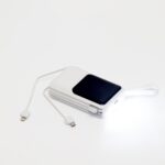 Power bank 10.000mAh com lanterna e multissaídas - Imagem 2